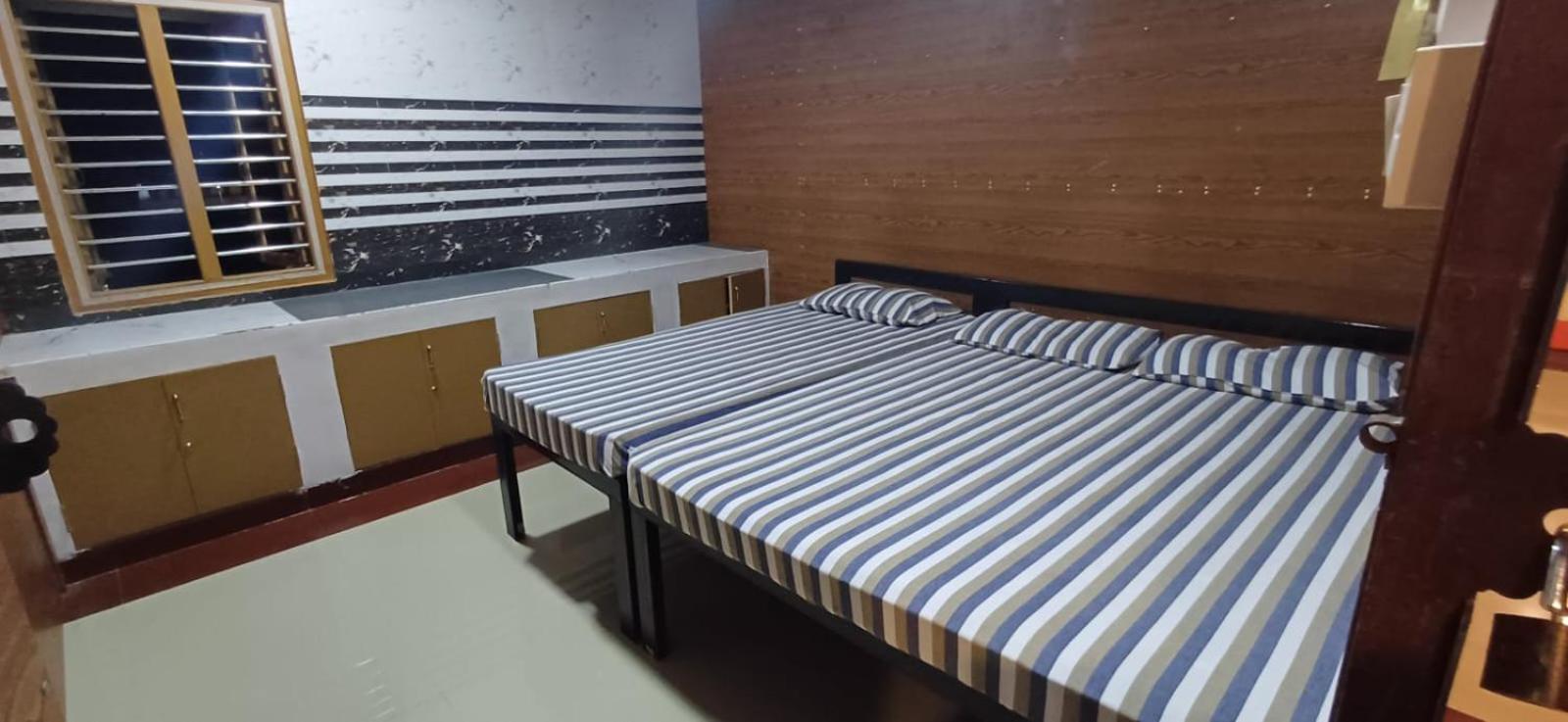 فندق Sri Balaji Lodging Tiruchchendūr الغرفة الصورة